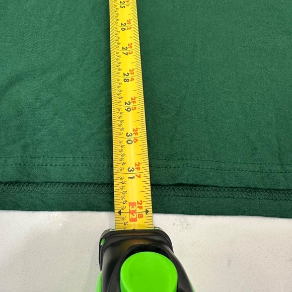 NWT Kiss Me I’m Irish Shirt Mens XL Dark Green St Patricks Day Tee - Picture 5 of 5